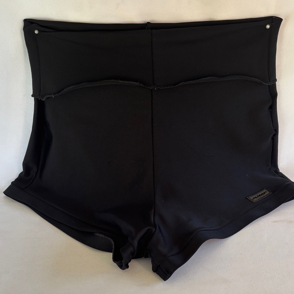 VINTAGE 1980โs BRAZILIAN BRAND โJUMPโ BLACK CROP TOP & SHORTS SET SIZE 8 - Picture 5 of 16